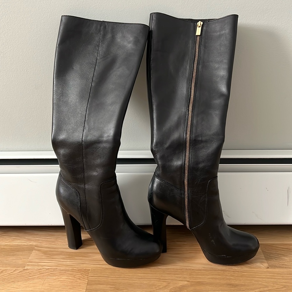 Michael Kors Lesly leather boots
